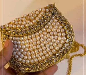 Bolso de Mano de Metal Pulido de Lujo, Diseño Cuadrado Hecho a Mano - Product Image 2