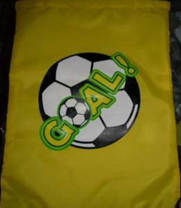 Sac à dos de football jaune à cordon de serrage, sac de sport en polyester, sac d'entraînement pour enfants - Product Image 1
