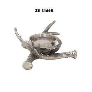 Porte-bougie décoratif en métal découpé en forme de fleur pour la décoration de la maison, support de bougie en métal fabriqué par Zahid Exports pour les occasions de Noël - Product Image 5