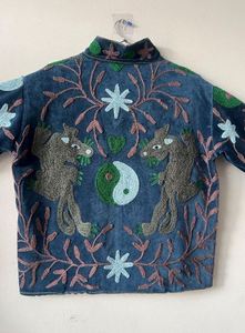 Veste d'hiver en velours brodée Suzani de qualité supérieure, faite à la main, pour femmes, veste courte Suzani, taille unique, veste courte matelassée Kantha - Product Image 6