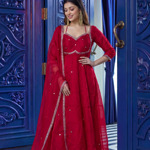 Vestido de seda Fendi de aspecto lujoso con bordado pesado y lentejuelas, falda y dupatta, para fiestas festivas, Diwali, estilo moderno, precio al por mayor, Rama - Product Image 1