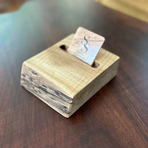 Tarjetero de Madera Sólida para Tarjetas de Presentación |   Soporte para Tarjetas de Escritorio |   Organizador de Escritorio para Oficina - Product Image 1