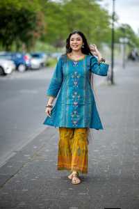 <b>Women</b> Ethnic Knee-Length Quick-Dry Sun Protection Recycled Materials <b>Kurta</b> Set Dupatta Trousers Red Printed Traditional Salwar - Product Image 4