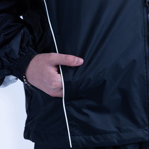 Ensemble de survêtement coupe-vent en polyester respirant avec logo personnalisé – Veste et pantalon de sport pour hommes et femmes – Idéal pour la gym et les voyages - Product Image 5