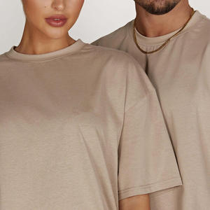 Conjunto de Camiseta y Pantalones Cortos de Verano de Algodón Personalizado, Conjunto de Dos Piezas Unisex con Logotipo Personalizado para Hombre y Mujer - Product Image 5