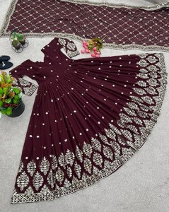 Vestido Anarkali Moderno para Mujer de Ramdev Trading, Bordado, en Tela Georgette Sintética, con Estampado Digital, de Secado Rápido, Corte Regular, para Bodas y Fiestas - Product Image 3