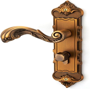 Manijas de palanca de bronce antiguo con motivos clásicos y escuteces para cerraduras a juego. Disponible a precios de mayorista. - Product Image 2