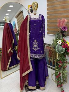 Salwar Kameez Indio-Pakistaní Morado Bordado con Flores y Cuentas, para Mujer, Ideal para Fiestas y Bodas, Estilo Moderno - Product Image 1