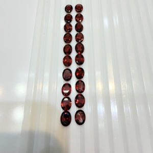 พลอยโกเมนทรงรีขนาด 1.35 กะรัต สีแดงเข้มธรรมชาติ ขนาด 6x8 มม. ปรับขนาดแล้ว AJ Gems Rajastha - Product Image 3