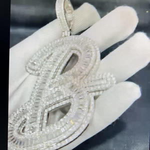 Pendentif Hiphop personnalisable en or blanc 14K plaqué, diamant certifié IGI, forme étoile, serti en canal, clarté VVS améliorée, idéal pour les fêtes - Product Image 1