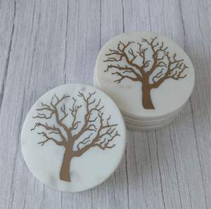 Ensemble de sous-verres minimalistes en marbre blanc et or, sous-verres en pierre naturelle pour bureau et maison, élégants cadeaux et souvenirs de mariage - Product Image 4