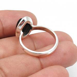 Bague de mariage éternelle en argent sterling 925 au design bohème classique, sertie d'une pierre précieuse opale noire taille poire, pour tous. - Product Image 3