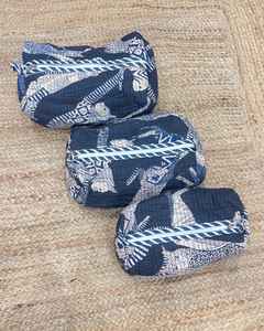 Sac de toilette/cosmétique matelassé en coton doux à motif floral, grande capacité, portable, pour femme, idéal pour les voyages et le travail – Meilleure vente - Product Image 1