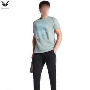 Camiseta de Manga Corta para Hombre, Nueva Llegada 2026, Azul Claro con Estampado Geométrico, Secado Rápido, Cuello Redondo, Corte Regular, Ropa Deportiva para Gimnasio - Product Image 2