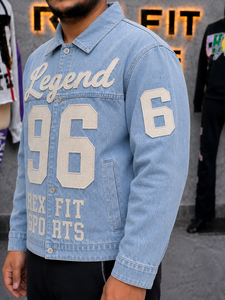 Veste en jean unisexe personnalisée, style streetwear oversize, effet délavé, avec broderie et patchs numérotés, OEM ODM - Product Image 4