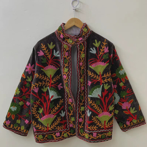 Manteau d'hiver bohème en velours brodé floral Suzani, veste coupe-vent en tricot, duster en coton brodé floral Suzani - Product Image 1