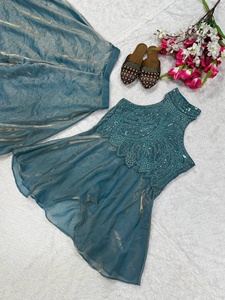 Salwar Kameez élégant et très vendu pour les mariages et les soirées, disponible à des prix abordables - Product Image 6