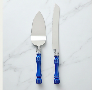 Juego de utensilios para servir pasteles de acero inoxidable grabado con mango azul real, perfecto para bodas, fiestas de cumpleaños y ocasiones especiales - Product Image 1