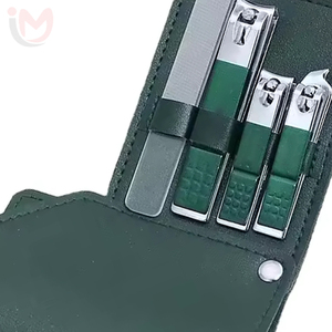 Kit de manucure classique 3 en 1 en acier inoxydable avec étui portable en cuir vert pour adultes - Product Image 4
