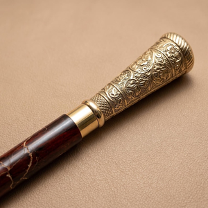 Canne de marche en bois artisanale avec poignée métallique gravée, canne pliante à trois sections détachable, finition bois brun, style vintage - Product Image 1