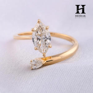 Anillo de diamantes asimétricos marquesa y pera cultivados en laboratorio, de oro amarillo, con diseño de vástago abierto y anillo cruzado, diamante certificado VVS EF, anillo Toi et Moi - Product Image 3