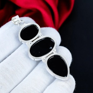 Colgante de Ónix Negro con Tres Piedras, Plata de Ley 925, Hecho a Mano, Joyería Bohemia, Regalo para Mujer - Product Image 4
