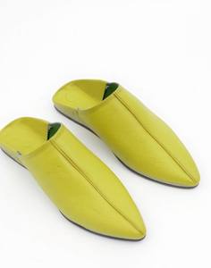 Chaussons marocains pour hommes, chaussures artisanales marocaines, mules classiques à bout pointu en cuir - Product Image 1