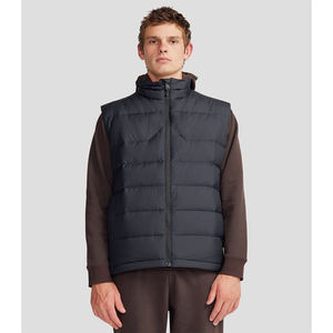 เสื้อกั๊กบุใยสังเคราะห์แบบมีซิปสำหรับผู้ชาย ปี 2026  พร้อมโลโก้สั่งทำพิเศษ สำหรับฤดูหนาว ผลิตจากไนลอน 100%  บุฉนวนกันความหนาว  คอตั้ง  สำหรับใส่ทำงาน - Product Image 2