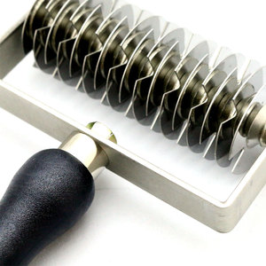 Heavy Duty Lattice Dough Roller Cutter Solid Stainless Steel Multi Blade Diamond Pattern Pastry Croissant Bread Cutting Tool - Product Image 2