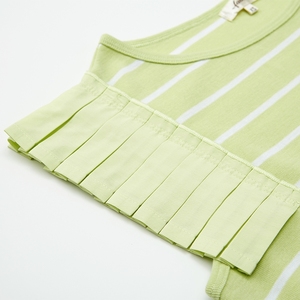 Robes pour filles en coton et RPET fabriquées à Taïwan en vert ou en rouge - Product Image 6