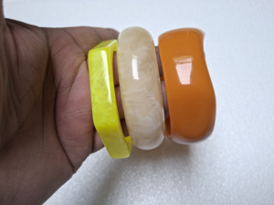 Pulseras de Resina con Diseño de Humo Hechas a Mano con Perlas y Diamantes, Brazaletes de Moda para Mujer, Regalos de Joyería para Fiestas, Artesanías de Resina - Product Image 6