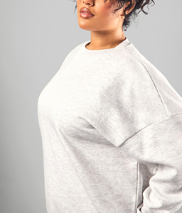 Sweat-shirt à col rond personnalisé pour femmes, à manches longues, noir, oversize, sans motif - Product Image 3