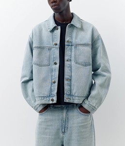 Veste en jean bleu clair pour homme, col rabattu, fermeture éclair, style vintage, décontractée, coupe classique, 100% coton tissé - Product Image 2