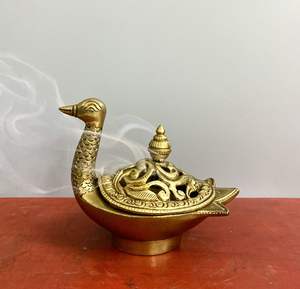 Quemador de incienso religioso de latón con asa, taza tradicional india Dhuni para el mercado mayorista, decoración del hogar, hoteles y restaurantes - Product Image 3