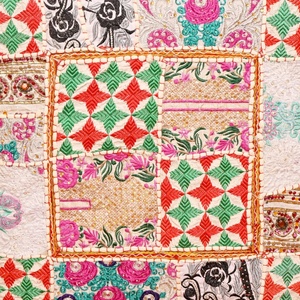 Cojines de suelo bohemios Funda de cojín decorativa Sari Patchwork Cojín - Product Image 2