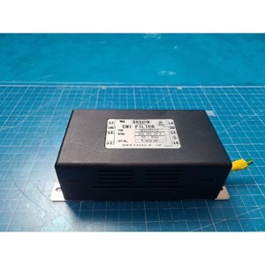 Filtre anti-bruit EMI Soshin Electric NF3030C-VZ, utilisé comme pièce détachée pour équipement semi-conducteur d'époque - Product Image 2