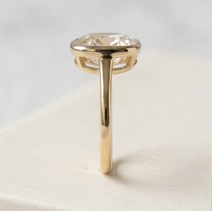Bague de fiançailles pour femme en or rose 18 carats avec diamant de laboratoire taille coussin de 1,20 carat, sertissage clos, style classique, certifiée IGI - Product Image 2