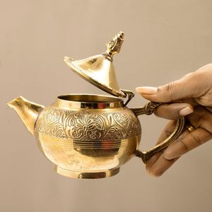 Tetera Oriental de Latón con Tapa y Asa, Diseño Floral Decorativo, Hervidor de Agua - Product Image 5