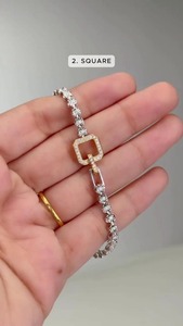 Bracelet tennis en diamants de laboratoire très demandés, taille brillant rond, bijoux de luxe pour femmes et mariées, disponible à la vente - Product Image 3