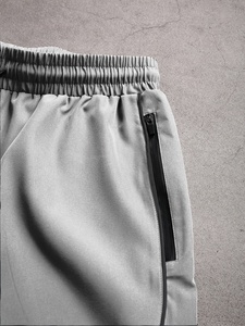 Shorts confortables à enfiler pour hommes, parfaits pour les activités quotidiennes, les sorties du week-end et les besoins de style de vie par temps chaud. - Product Image 4