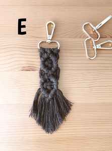 Stylish Leaf Design Macrame Keychain Handmade Hanging Charm Ideal for <b>Keys</b> Bags <b>Purse</b> Aesthetic And Home Decor Accessory - Product Image 2