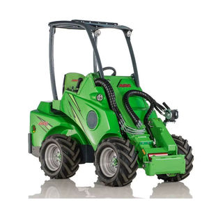 Mini-chargeuse compacte Avant 530 à bas prix avec moteur Kohler de 19 kW pour pompes hydrauliques - Product Image 1