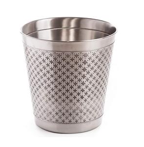 La poubelle en métal ajoute une touche élégante et moderne à n'importe quelle pièce grâce à sa surface polie et réfléchissante. - Product Image 1