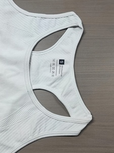 Soutien-gorge de sport sans couture haut de gamme pour femme, idéal pour le yoga et l'entraînement, vêtements de fitness, fabrication sur mesure avec logo, vente en gros - Product Image 4