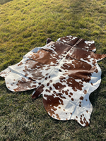 Tapis en cuir de vache véritable tricolore, grand tapis en cuir de vache brésilien pour la prière, logo imprimé rond pour la salle à manger