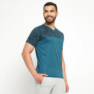 Fabriqué au Pakistan, t-shirt pour homme entièrement personnalisable avec logo personnalisé, séchage rapide, respirant, coton/fibre de bambou, haute qualité - Product Image 3