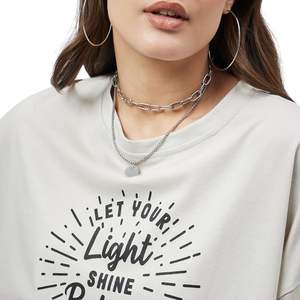Camiseta Corta Oversize para Mujer, con Estampado Gráfico Personalizado, Estilo Casual Holgado, Top de Algodón, Venta al Por Mayor OEM - Product Image 5