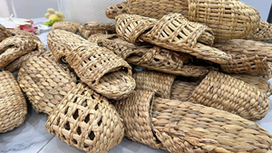 Pantoufles tissées artisanales du Vietnam en jacinthe d'eau pour hôtels de luxe, hôtels de villégiature et vente au détail internationale - Product Image 6