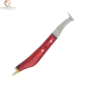 Juego de 3 Cuchillos para Pezuñas de Acero Inoxidable con Mango de Madera de Fácil Agarre, Herramienta Veterinaria para Recortar Pezuñas, Reutilizable y Duradera - Product Image 4