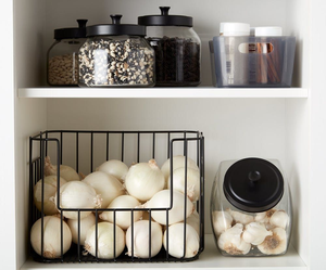 Panier de rangement en fil métallique noir avec poignées, empilable, organisateur de garde-manger de cuisine - Product Image 2